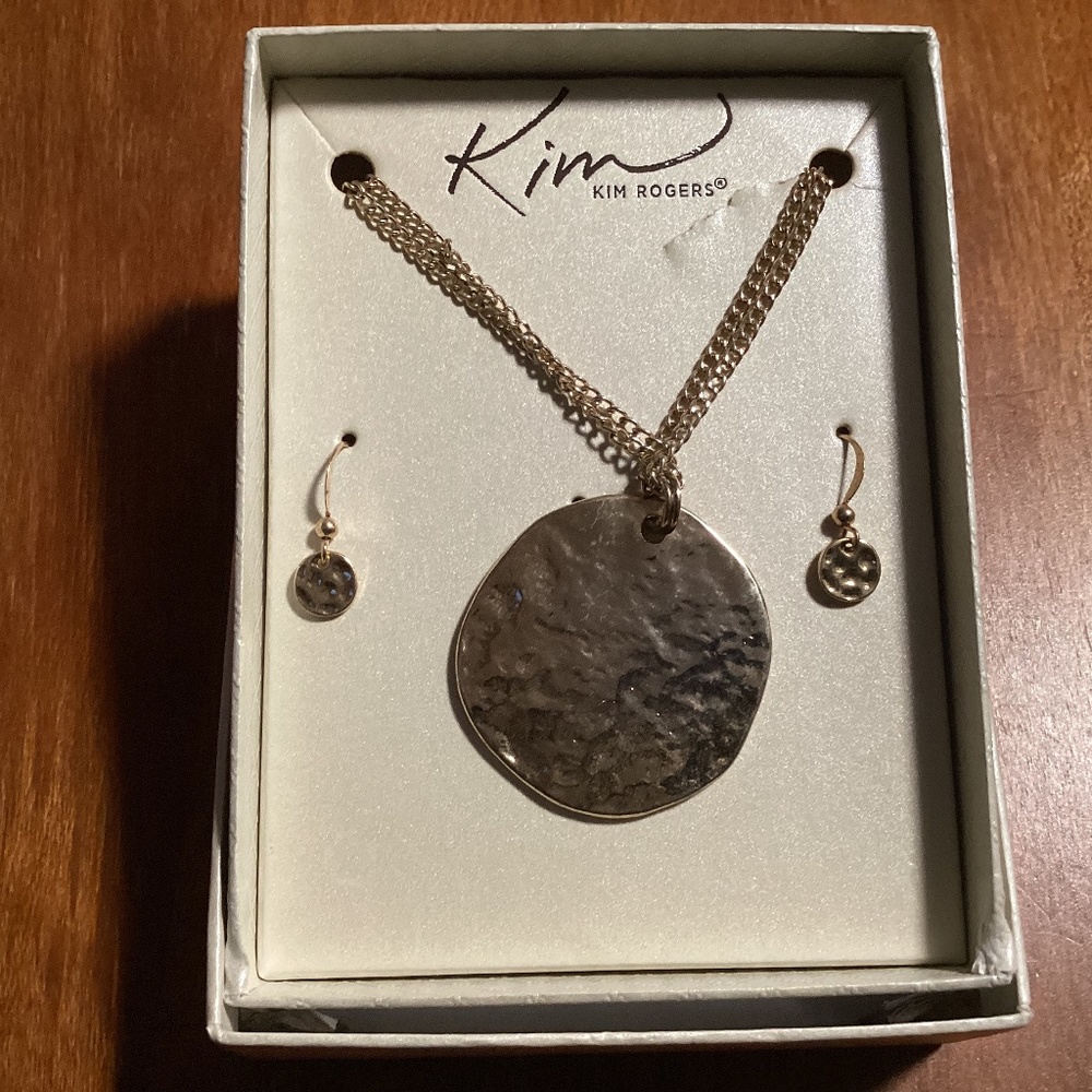 Kim Rogers Necklace and Earrings Set New in Box